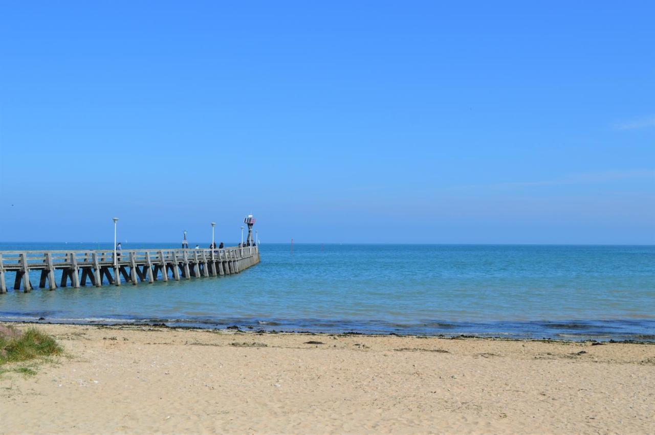 Appartement Moderne Avec Terrasse A 500M De La Mer กูร์เซิล-โซร์-แม ภายนอก รูปภาพ